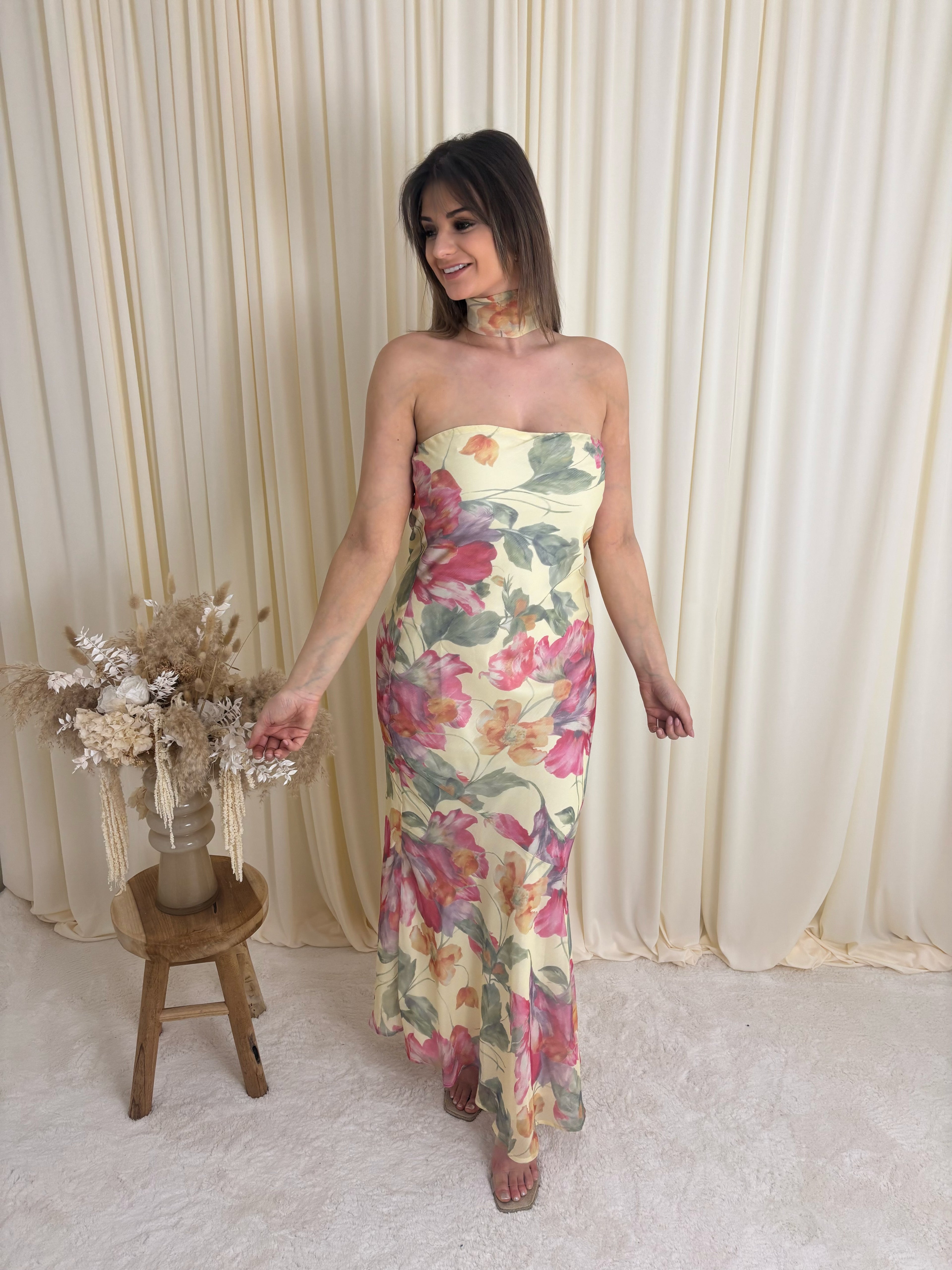 Zacht geel bloemen kleed lang